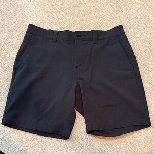 Travis Mathew Men’s Golf Shorts in black, size 32